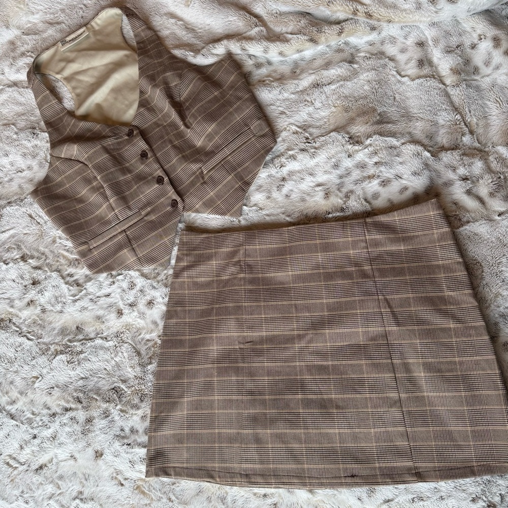 No Boundaries Tan Plaid mini Skirt Set with vest. Y2K inspired size medium NWT